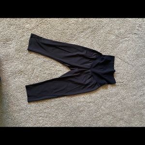 Full coverage maternity active crops